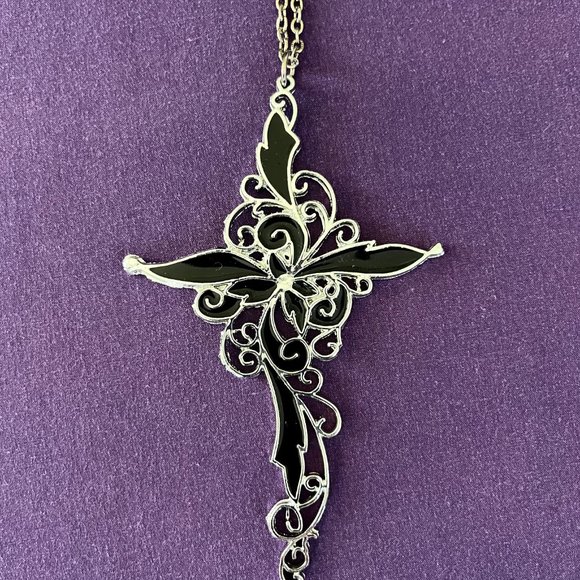 Vintage Ornate Filigree Silver-Tone/Enamel Cross Necklace By Luna - Picture 4 of 6